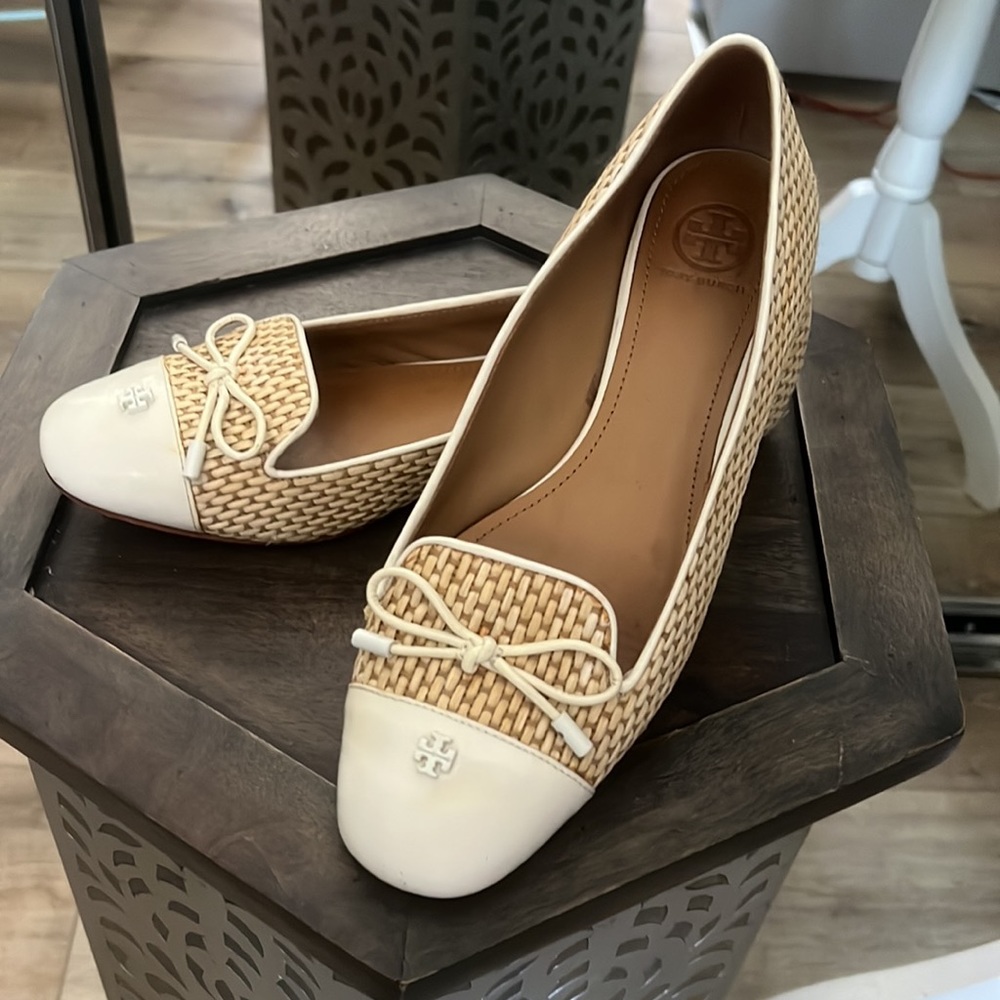 🔥1 hour sale. Tory Burch, 8.5 ballet flats, stunning